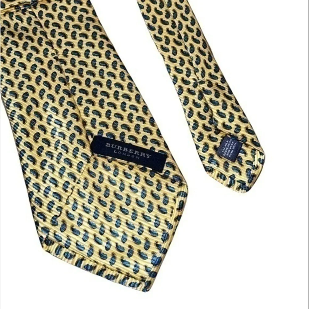 Burberry London Classic Yellow‎ & Navy Blue Print 100% Silk Neck Tie